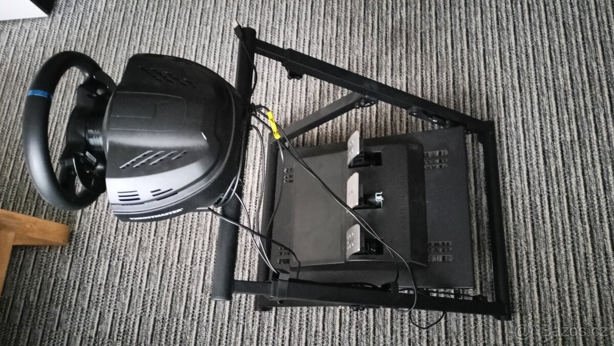 Volant s pedály na stojanu. Thrustmaster t300 RS GT edition - 6