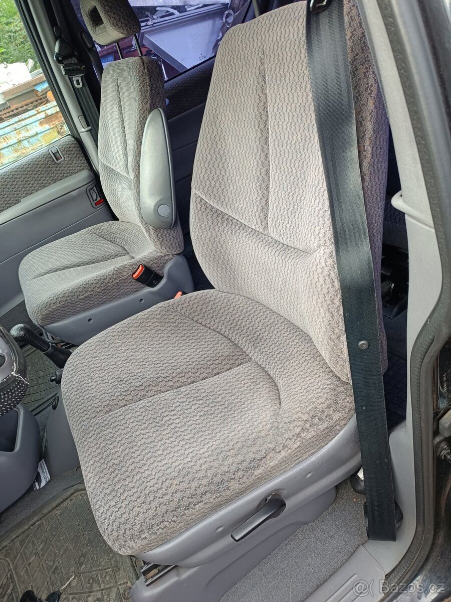 Chrysler grand Voyager r. 00 2.5 - 6