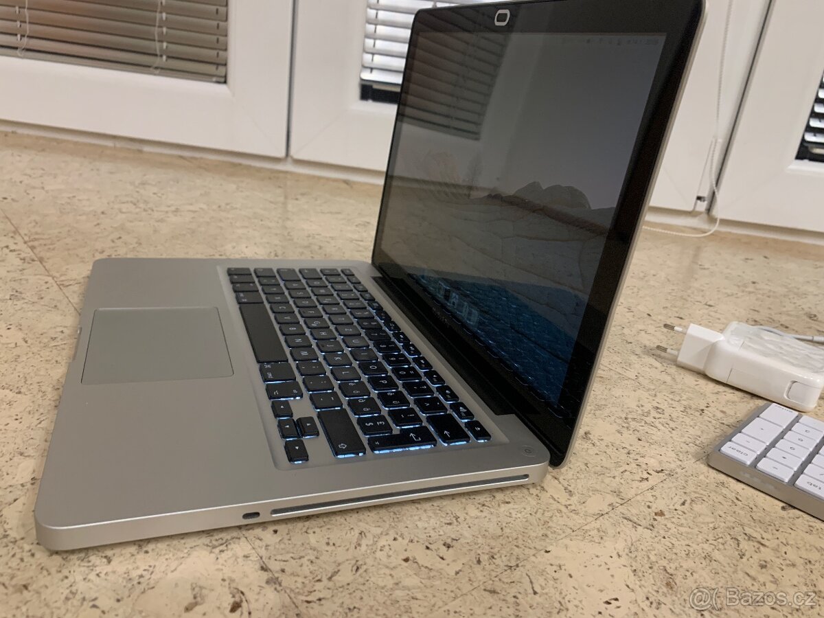 MacBook Pro 15" 2,5 GHz Intel Core i5+ nabijecka +klavesnic - 6