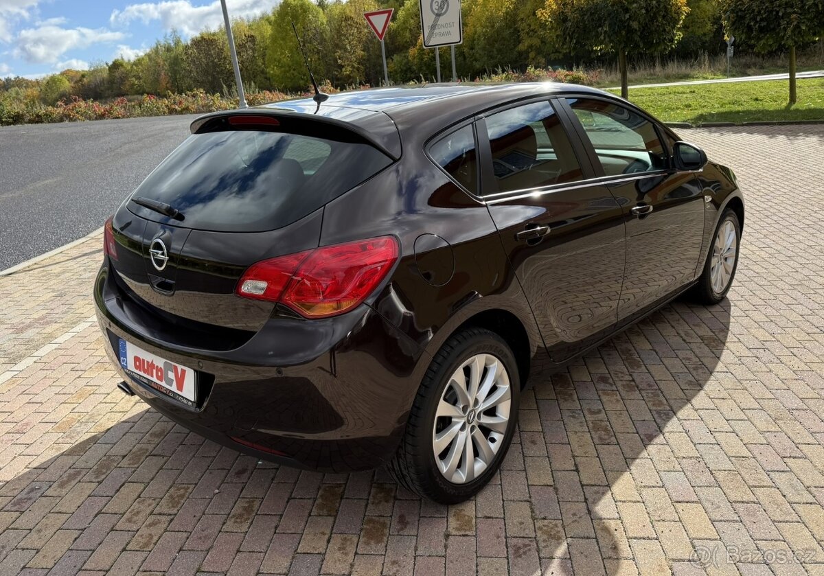 OPEL ASTRA J 1.4 T 103kW-2012-146.830KM-VÝHŘEV,AC-DOBRÝ STAV - 6