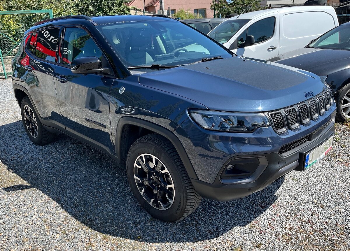 Jeep Compass Trailhawk 4Xe 1.3i PHEV 177 kW Plug-in hybrid - 6