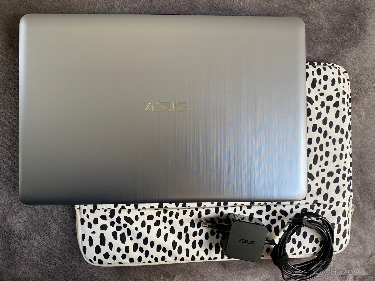 Prodám ASUS VivoBook 15 (SSD disk, Intel Core i3) - 6