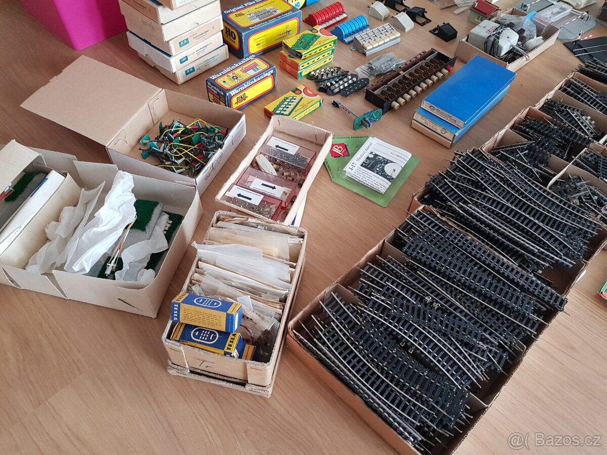 Mašinky, vláčky PIKO HO - 6