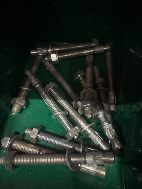 Hmoždinky KOVOVÉ - 6