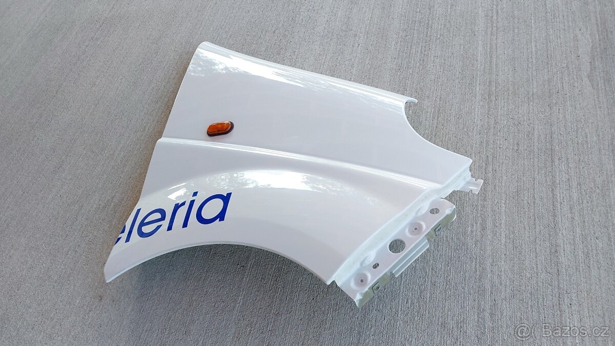 Renault Trafic – Blatníky přední bílé - 6