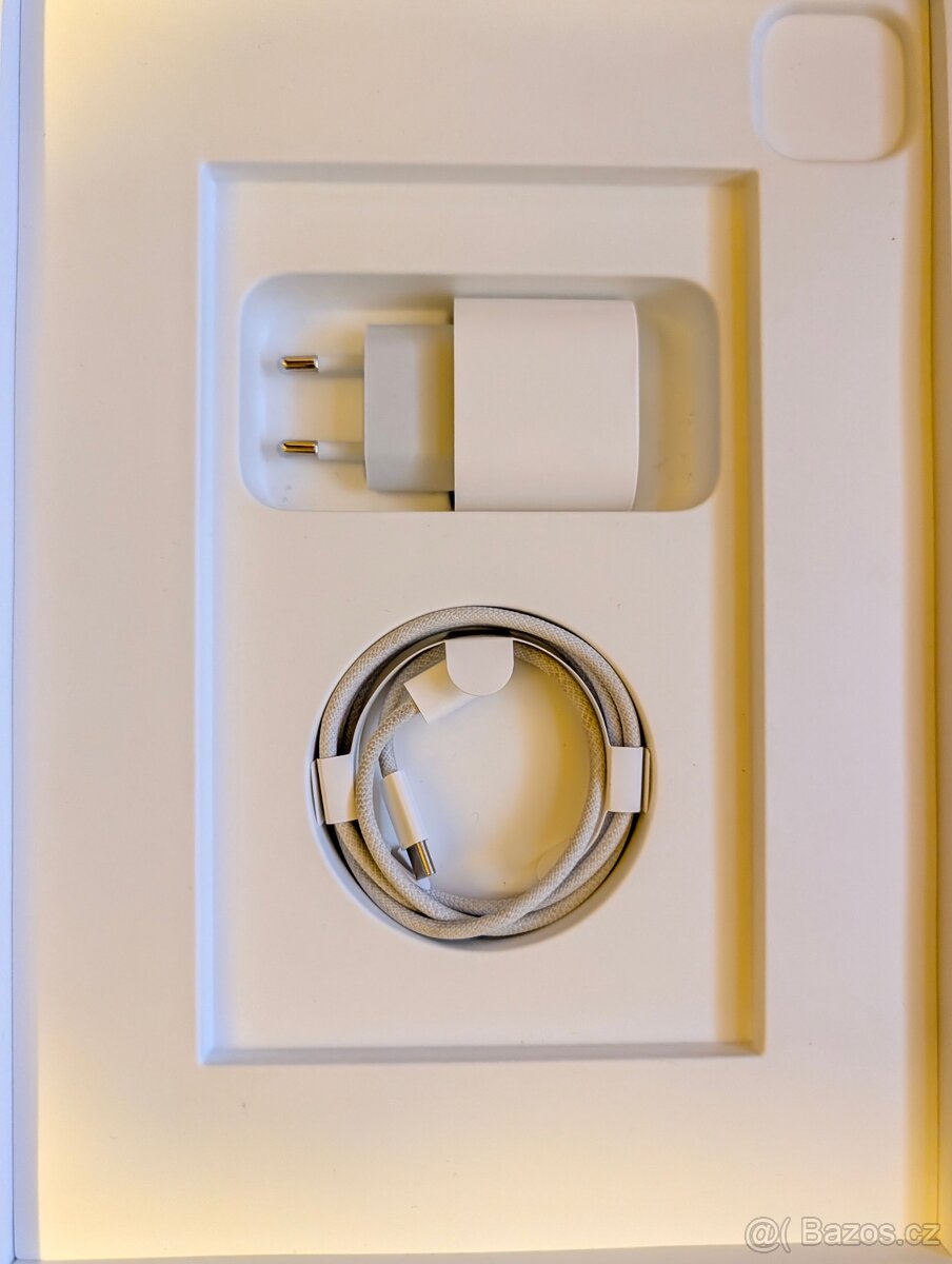 Apple iPad Pro 11” (2022) – M2, 256 GB, Cellular, Space Gray - 6