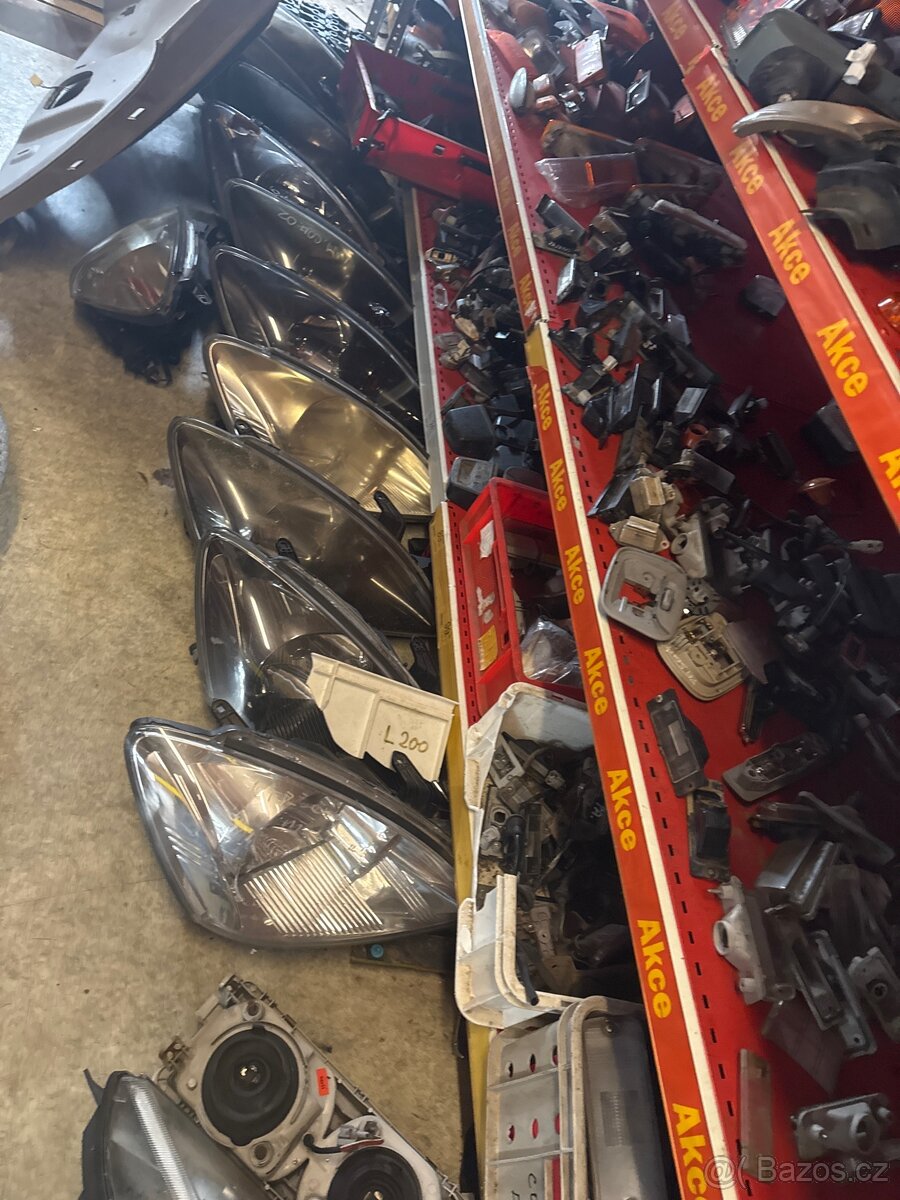 Přední a zadní světla Mitsubishi - 6