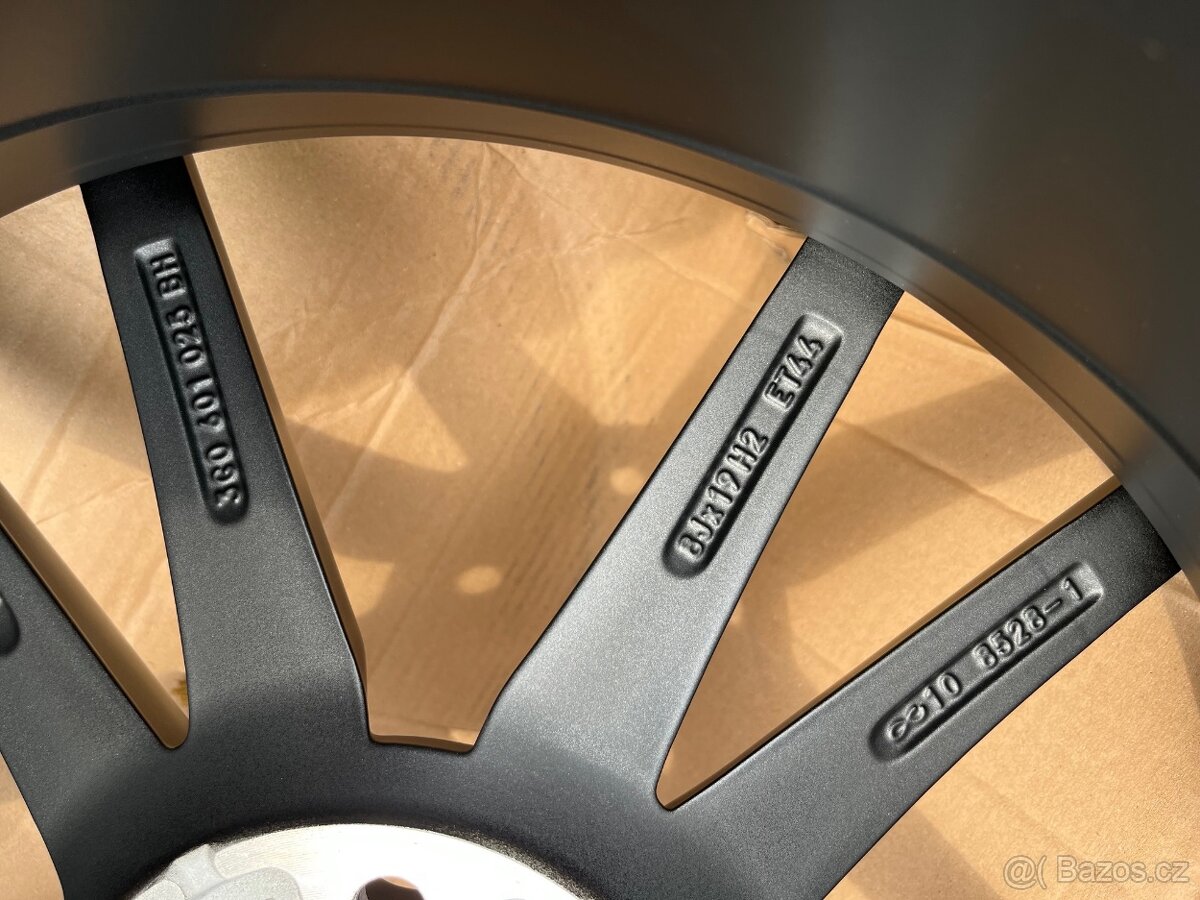 VW PASSAT 19" PRETORIA nové, originál - 6