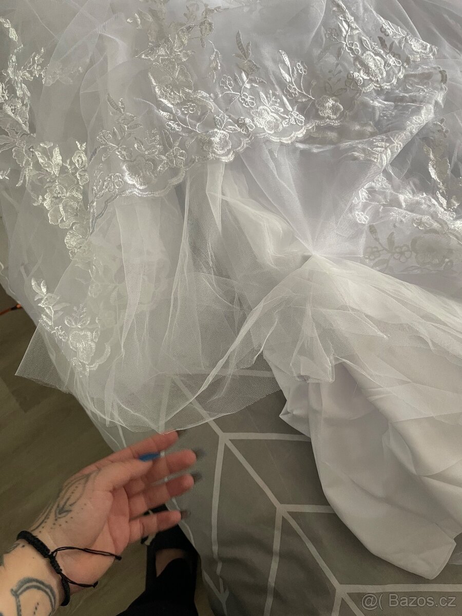 Svatební šaty - 6