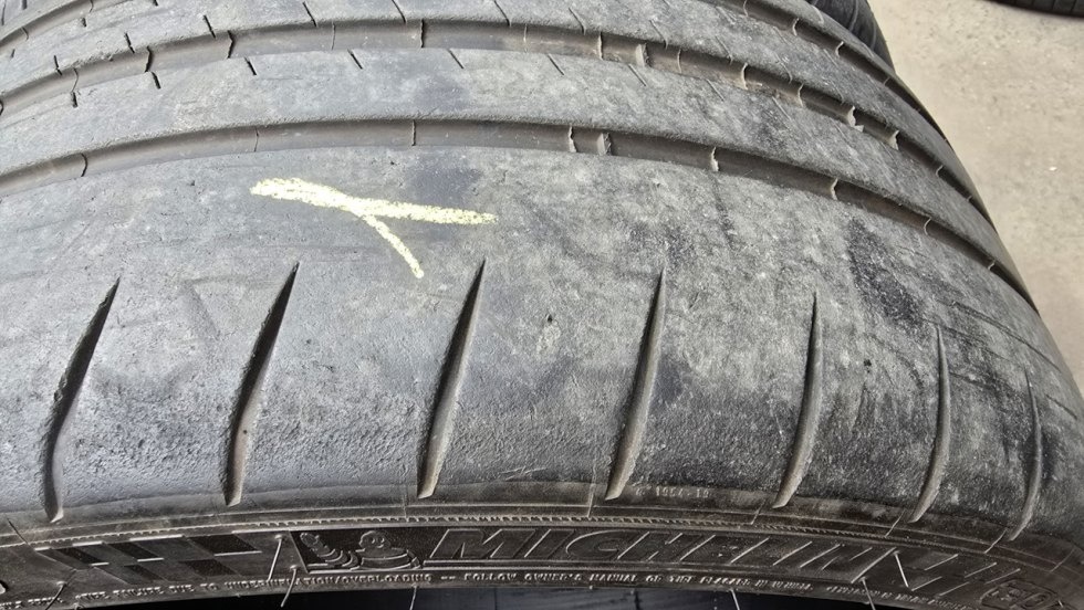 Letní pneu 245/35/20 Michelin - 6