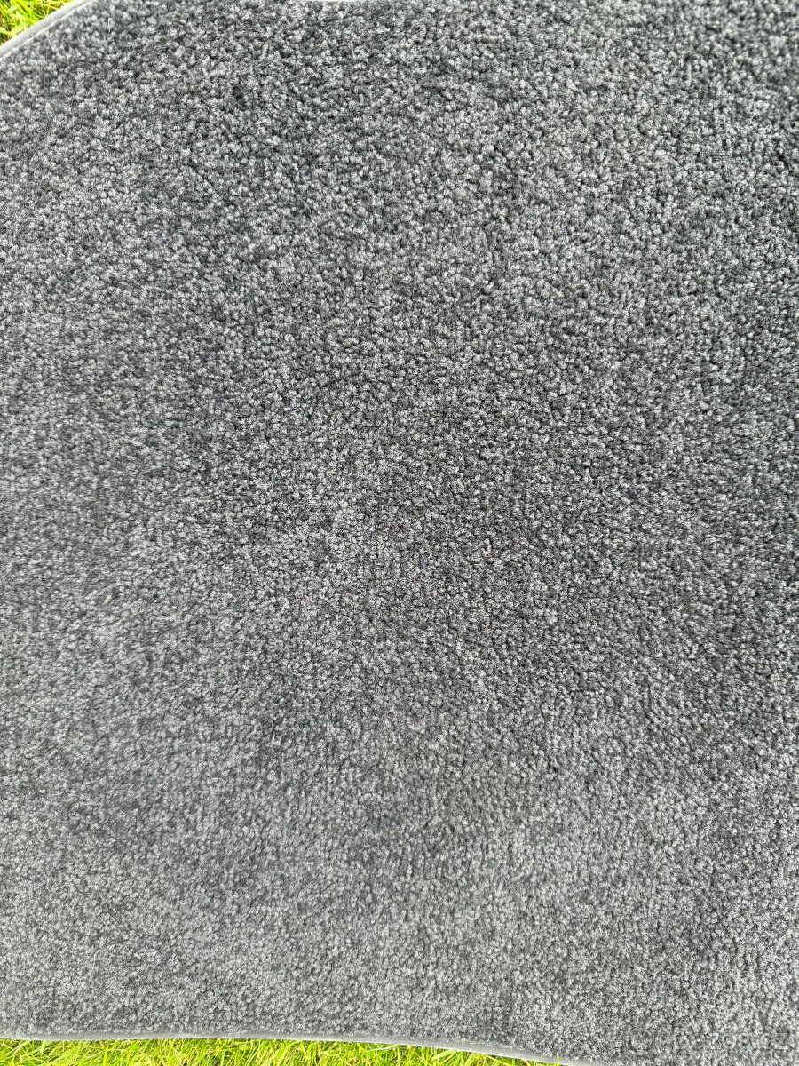 Prodám koberečky do auta LAND ROWER - 6