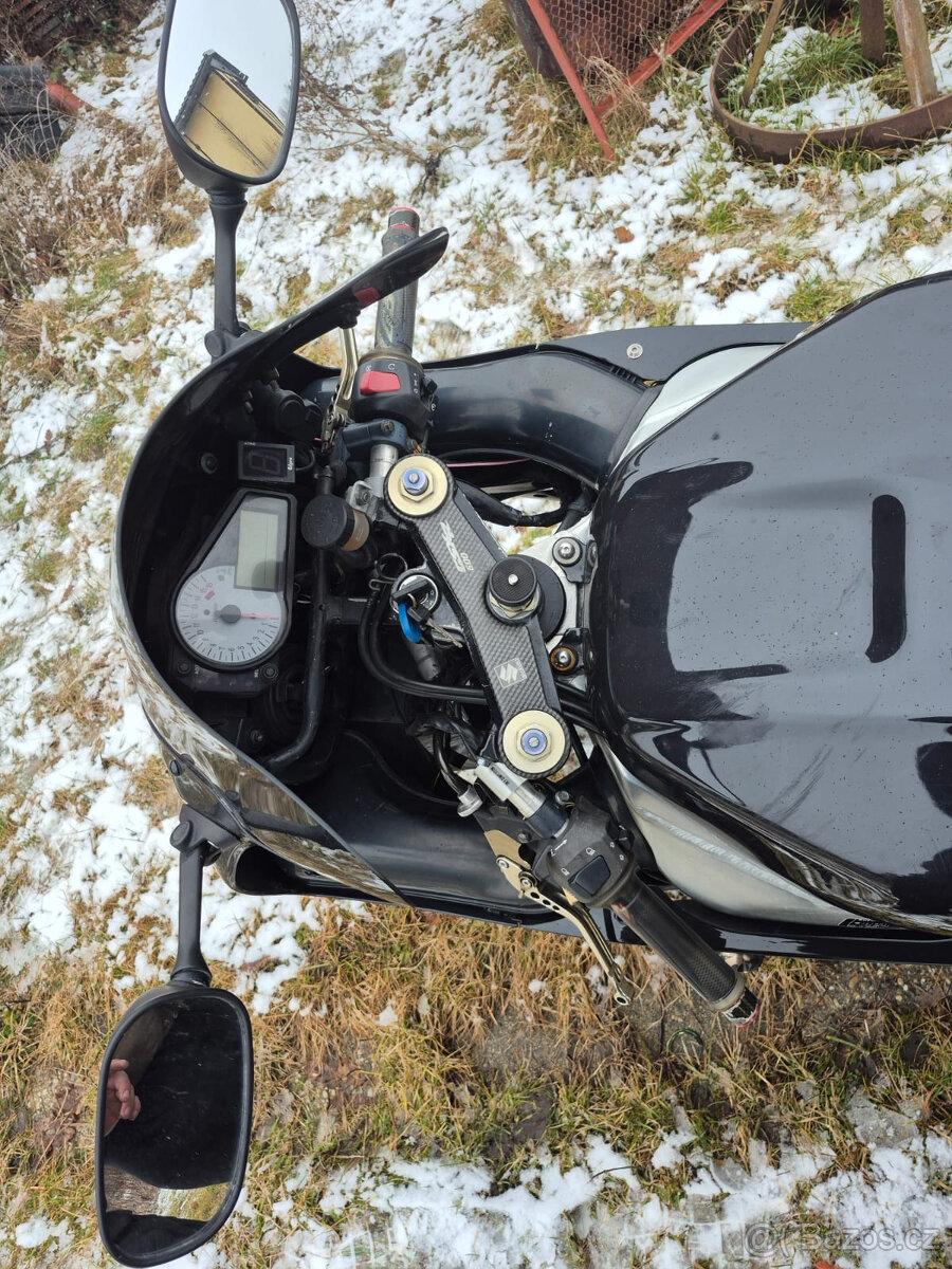 Suzuki GSXR 600 - 6
