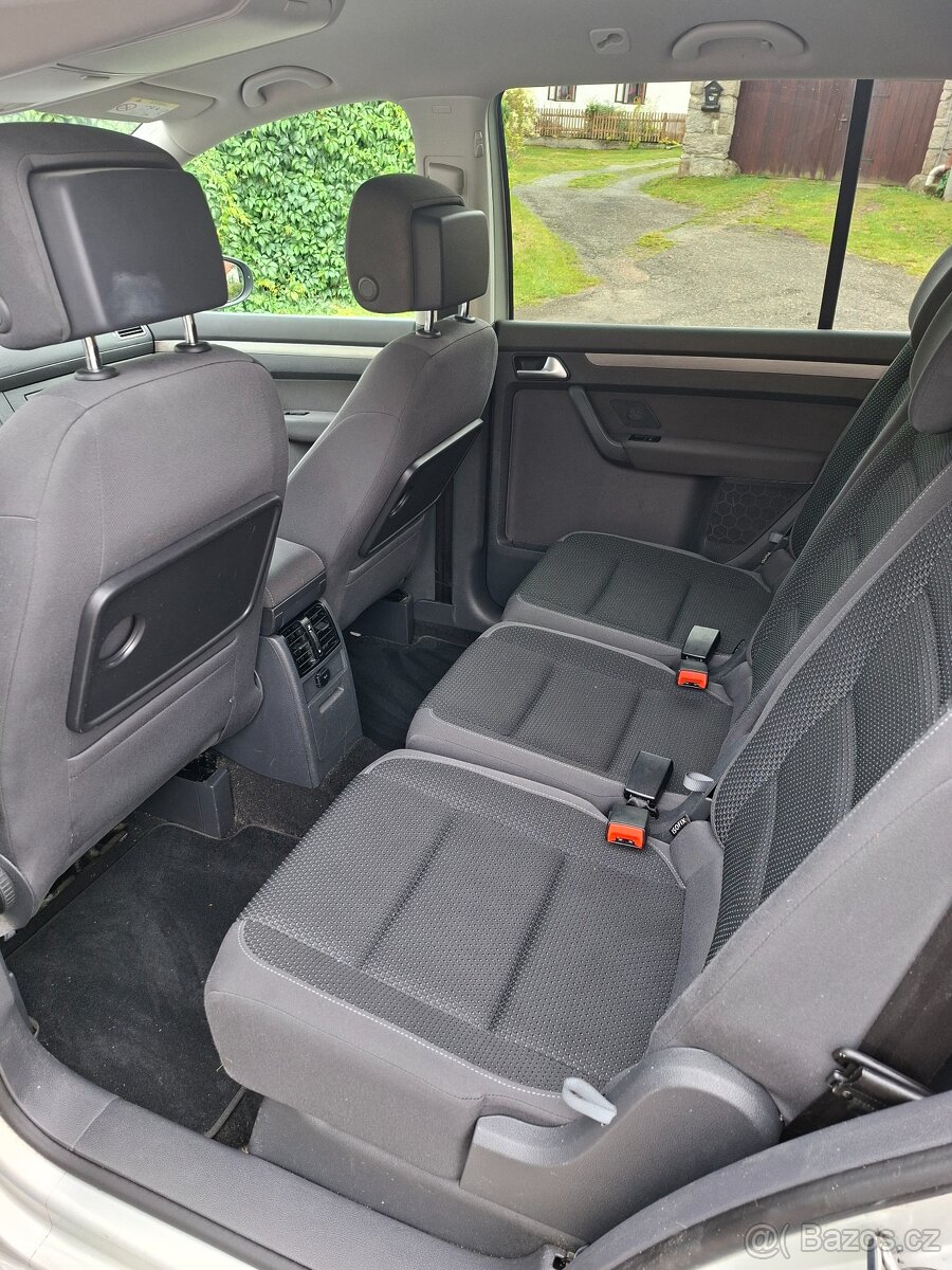 Vw Touran 1.4 TsI 103kw 2015 serviska - 6