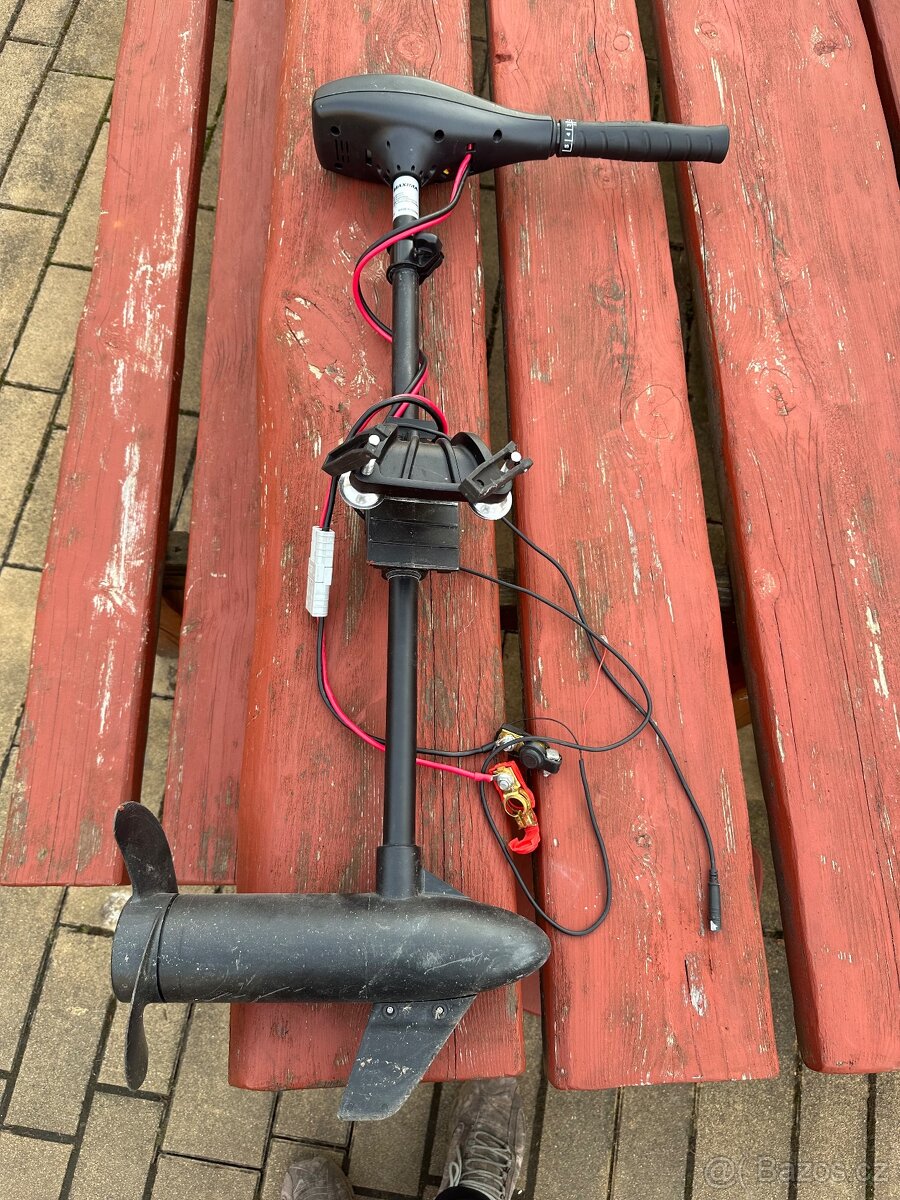 Rybářský člun pramice loď - 6