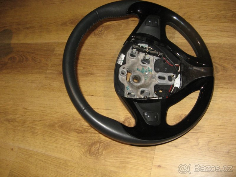 Kožený volant Renault - 6