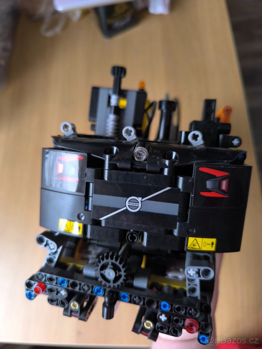LEGO Technic 42053 Volvo - 6