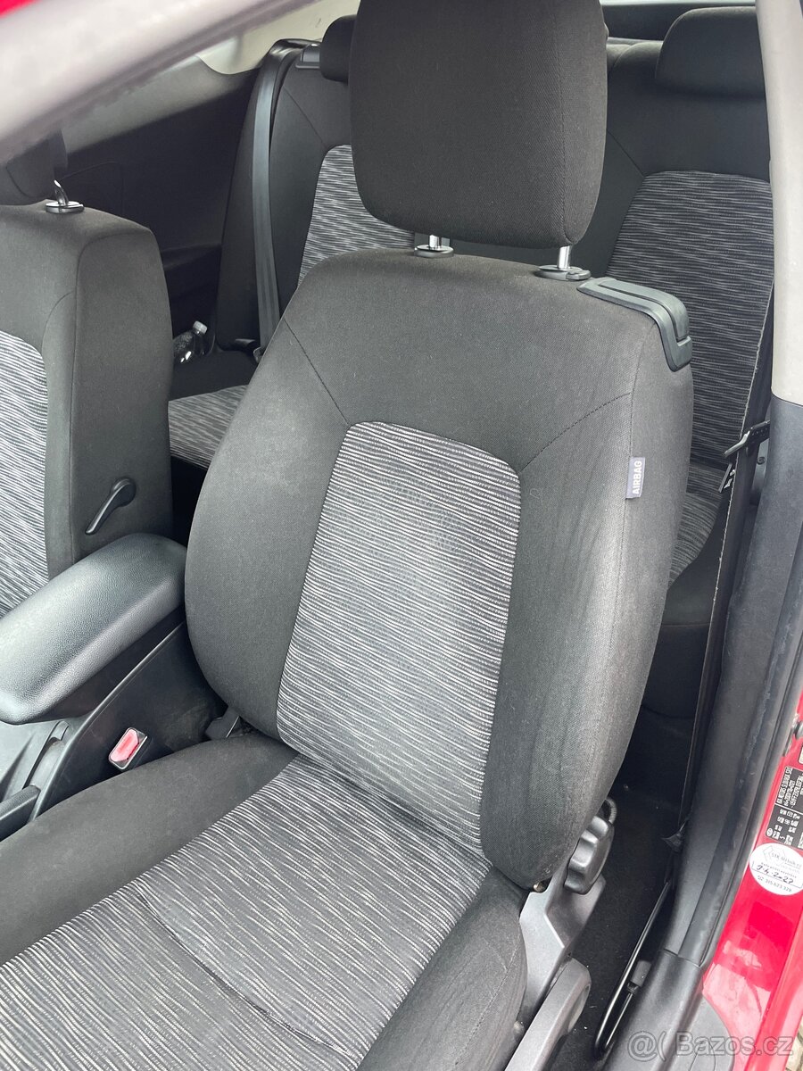 Kia Ceed 1,6i /klima/ - - 6