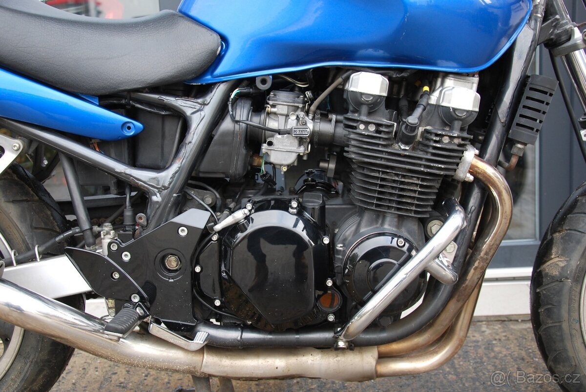 Kawasaki ZR-7 - 6