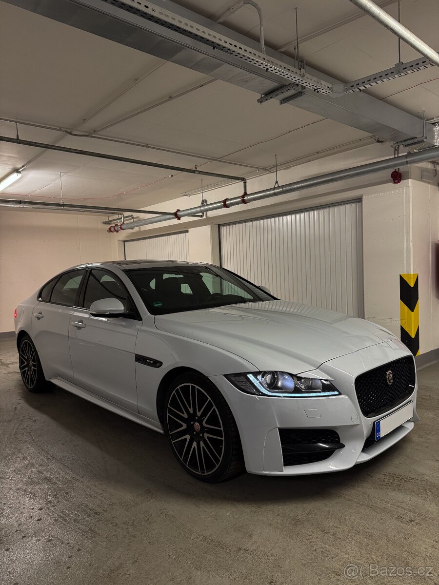 Jaguar XF 3.0D V6 R-SPORT - 6