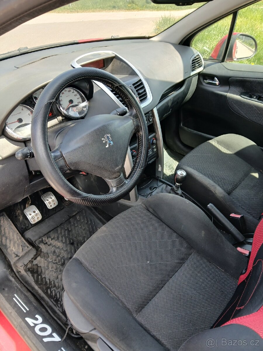 Peugeot 207 - 6