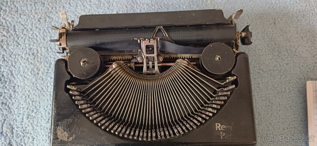 Psací stroj Remington Portable - 6