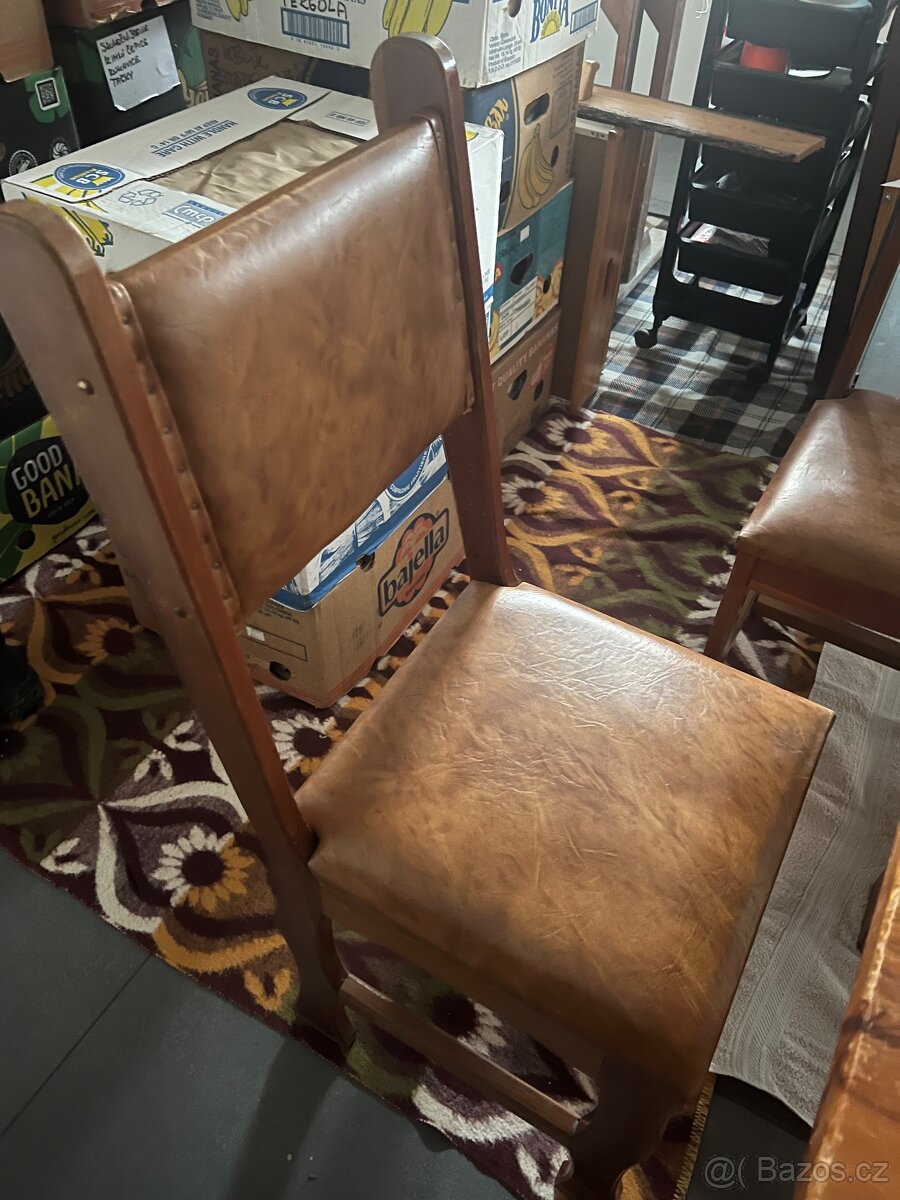 Nabízím dřevěnou jídelní soupravu masiv - 6