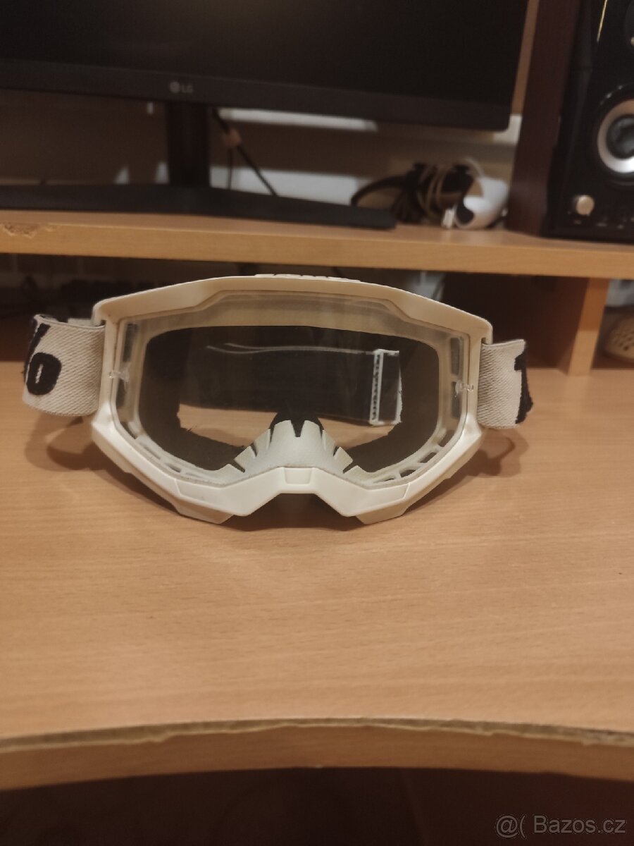 Prodám integrální helmu Leatt MTB 1.0 DH - 6