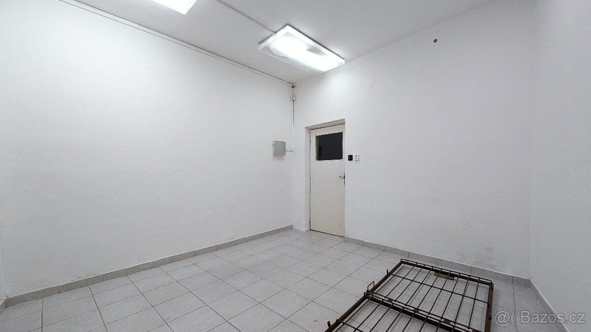 Pronájem kanceláře se zahrádkou / Ivančice - 6