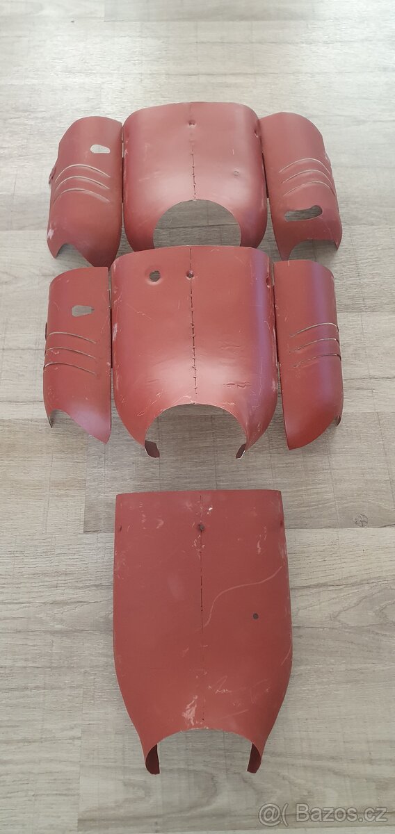 Jawa 50 pionýr 550, 555 prsíčka, dvířka, podsedláky, víčko - 6
