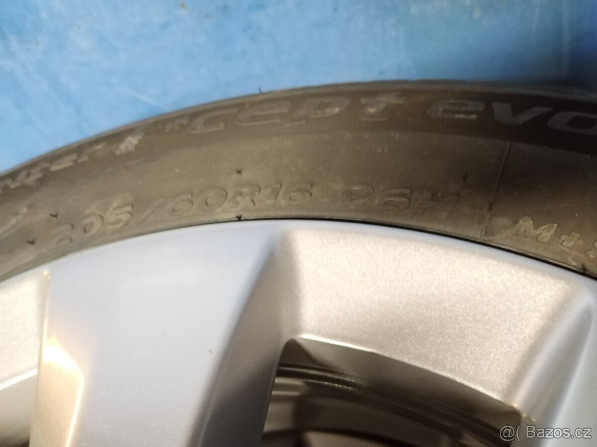 205/60/16 zimní pneu GOODYEAR a HANKOOK 205/60 R16 96XL - 6