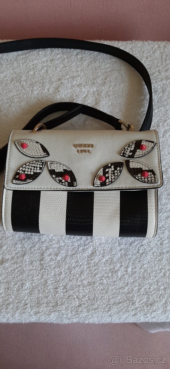 Malá crossbody kabelka Guess·GUESS - 6