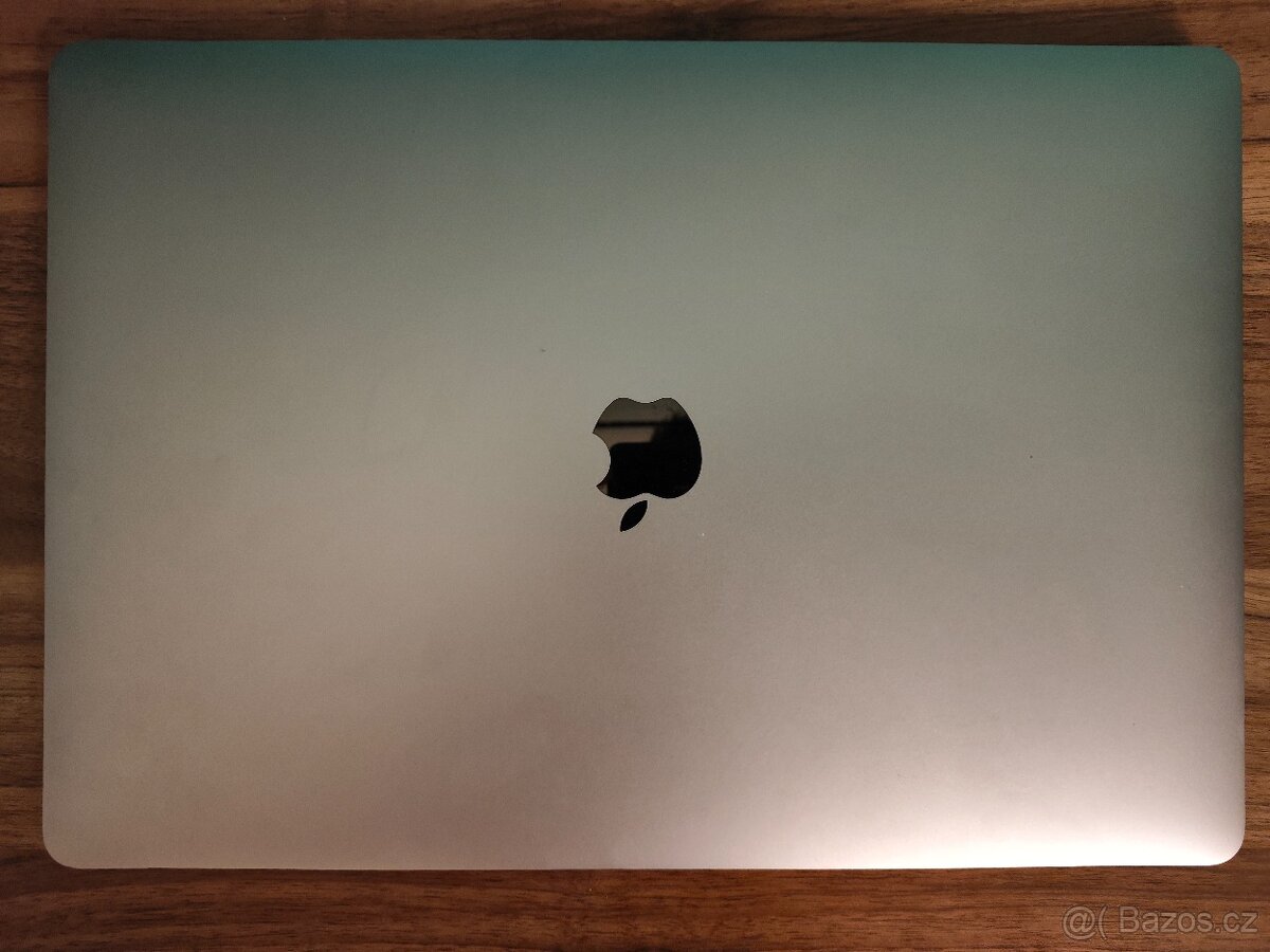 MacBook Pro 15 2016 | i7 • 16GB • 256GB SSD - 6