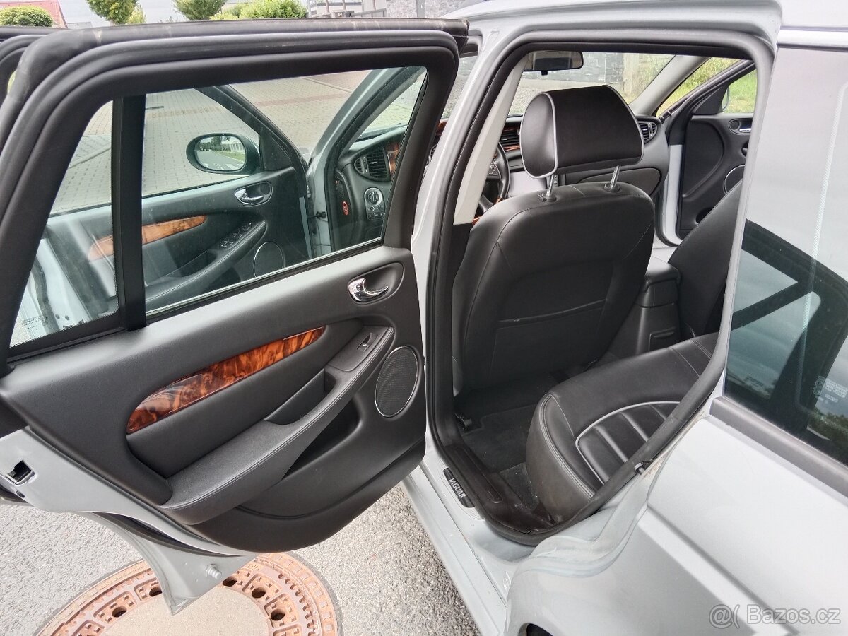 Jaguár X-type 4x4 3.0 V6 Estate, Automat - 6