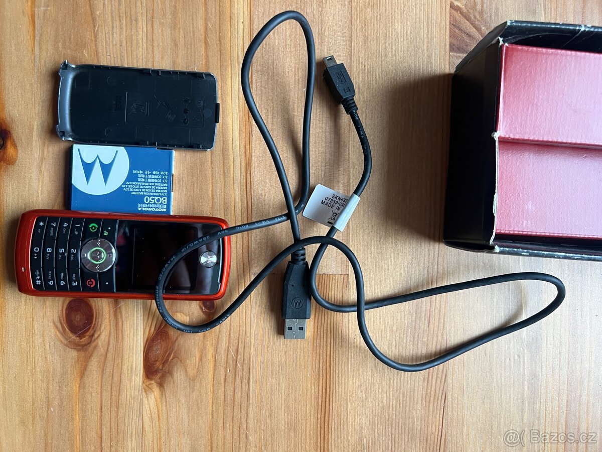 Motorola W230 komplet balení - 6
