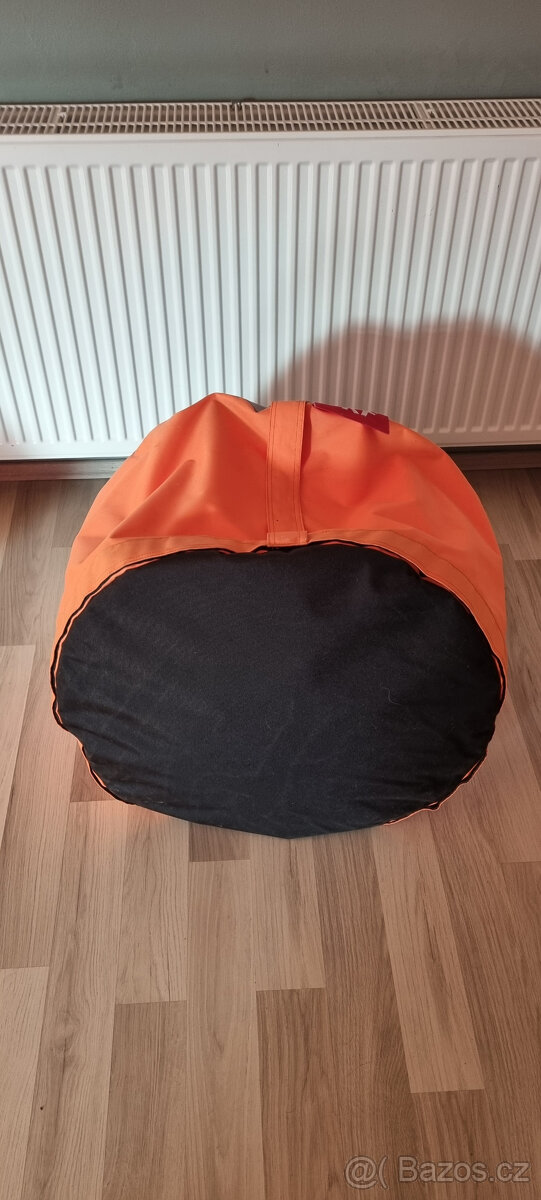 SEDACÍ VAKY + STŮL - 6