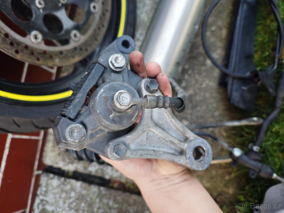 Suzuki GS 500 - díly - motor - 6