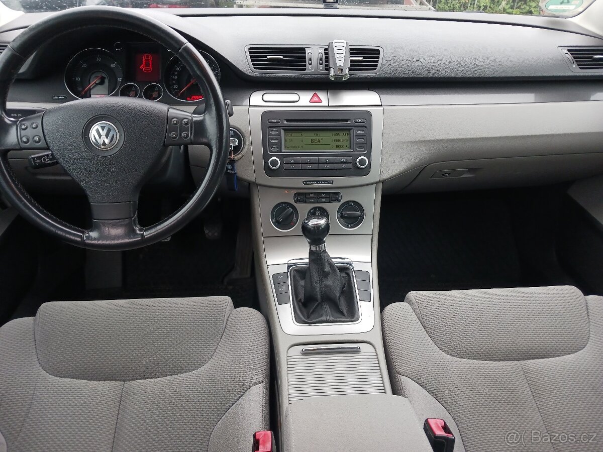 Volkswagen Passat 3C variant 2,0TDI 1.majitel - 6