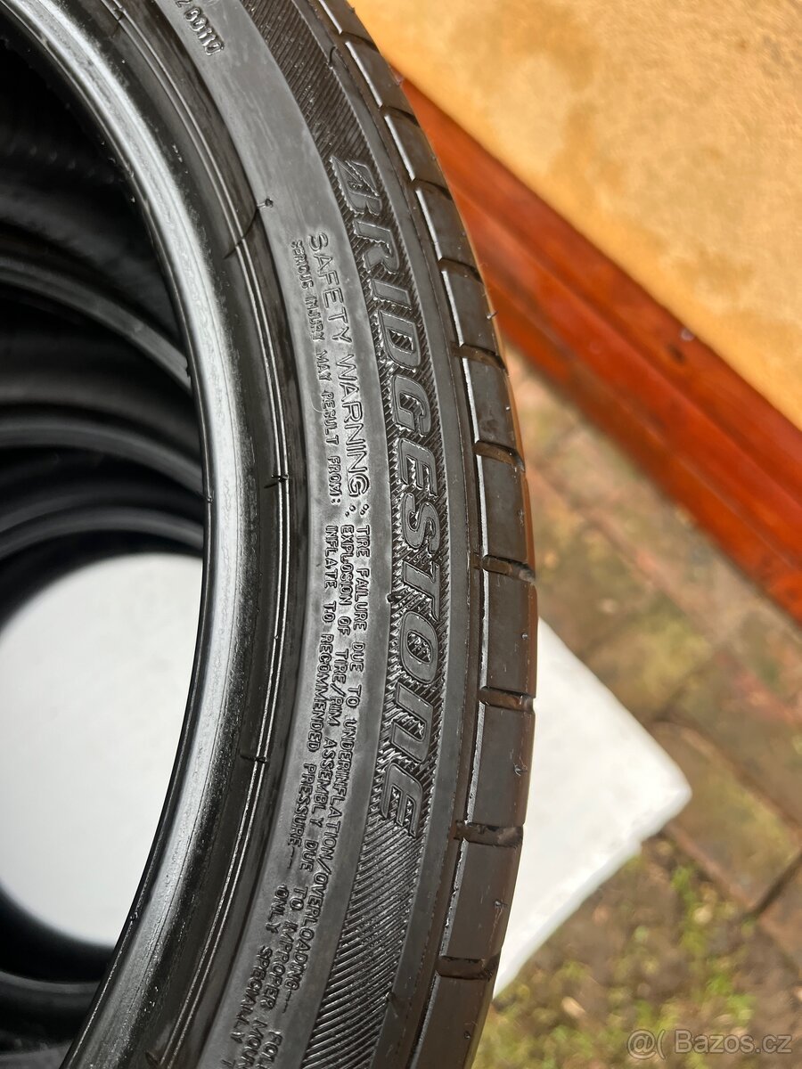 Letní pneu 235/40/19 - 6