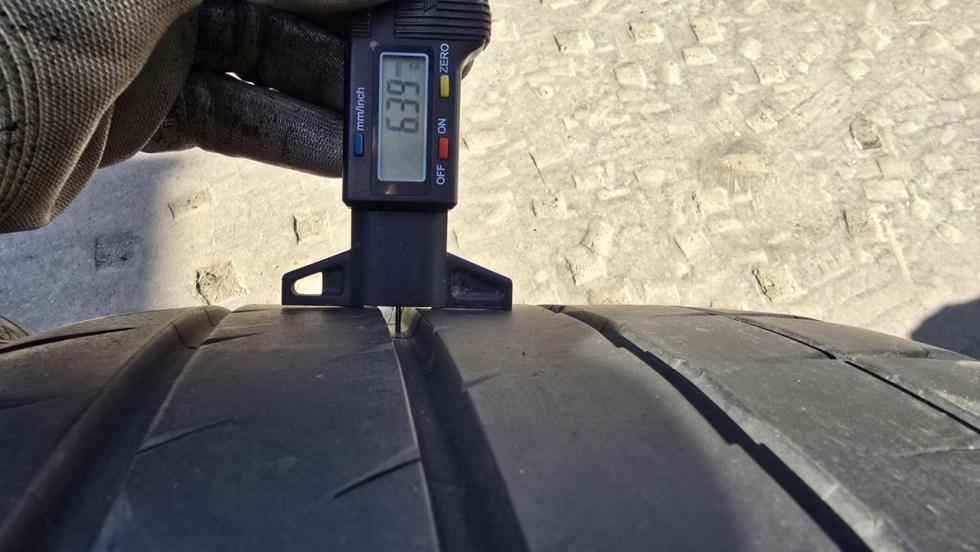 Letní pneu 255/35/19 Michelin - 6