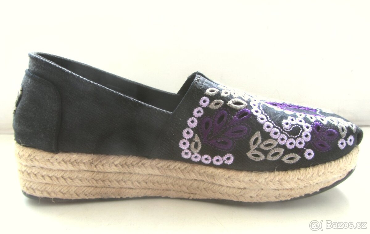 Černé nazouvací boty espadrilky zdobené 36.5 - 6