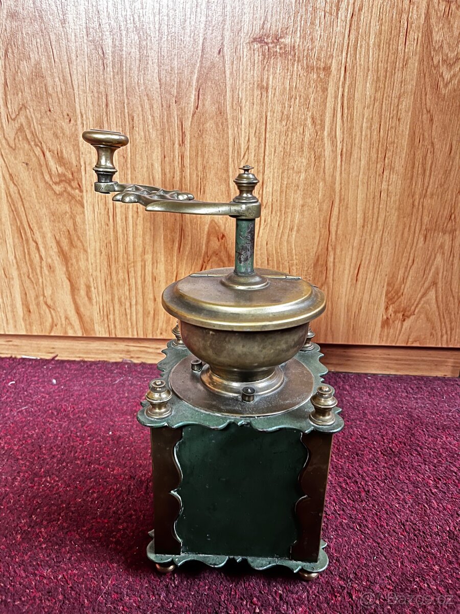 Starožitný mlýnek na kávu – mosaz + zelený smalt - 6