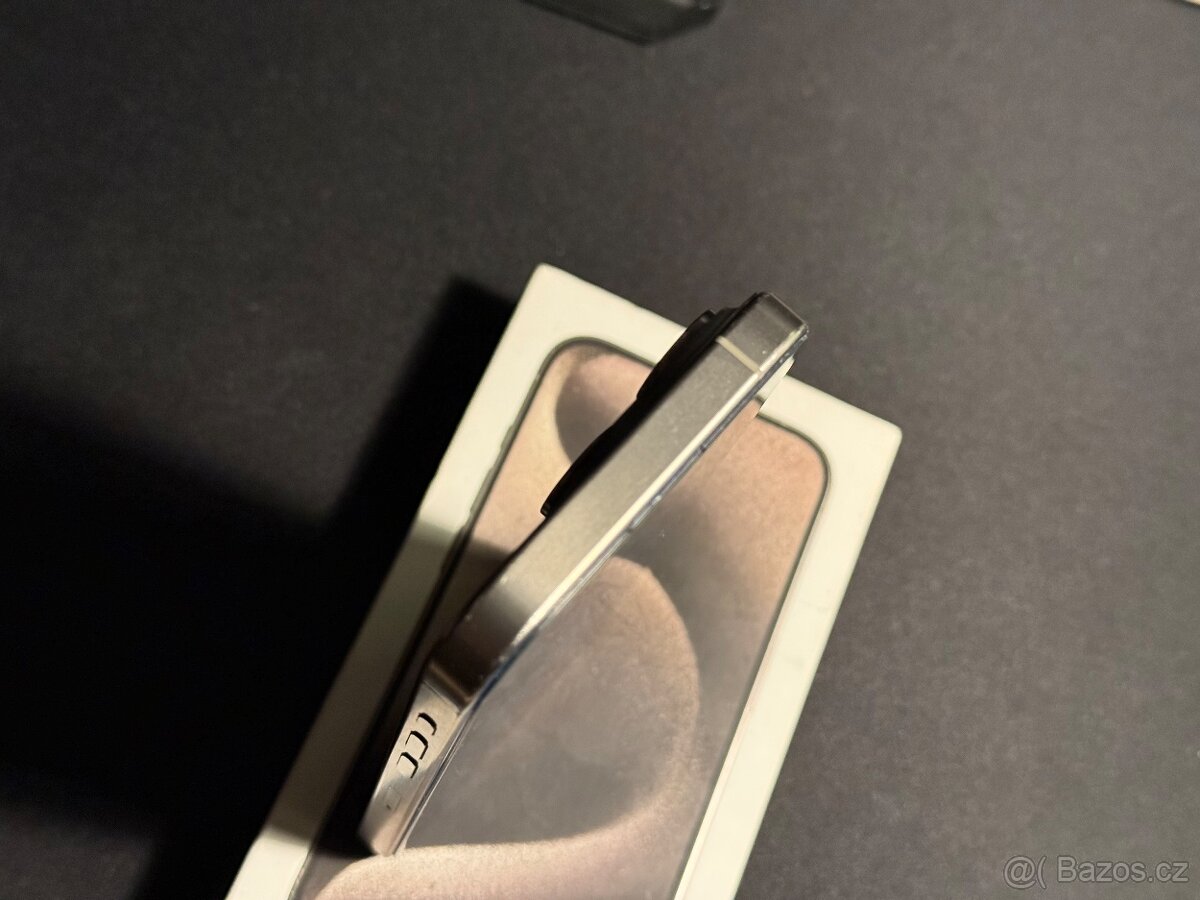 Apple iPhone 15 PRO - 6