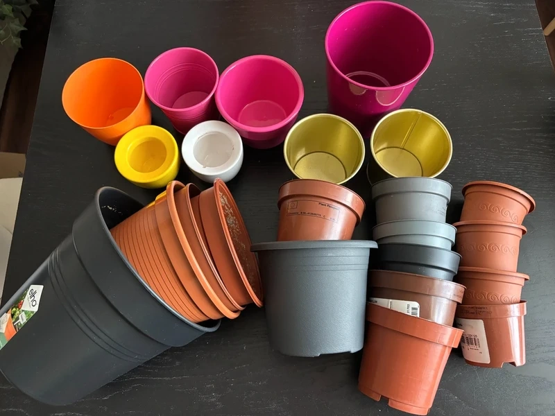 Mix 26 ks květináčů - 6