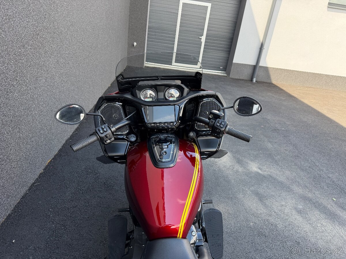 INDIAN CHALLENGER DARK HORSE CUSTOM - 6