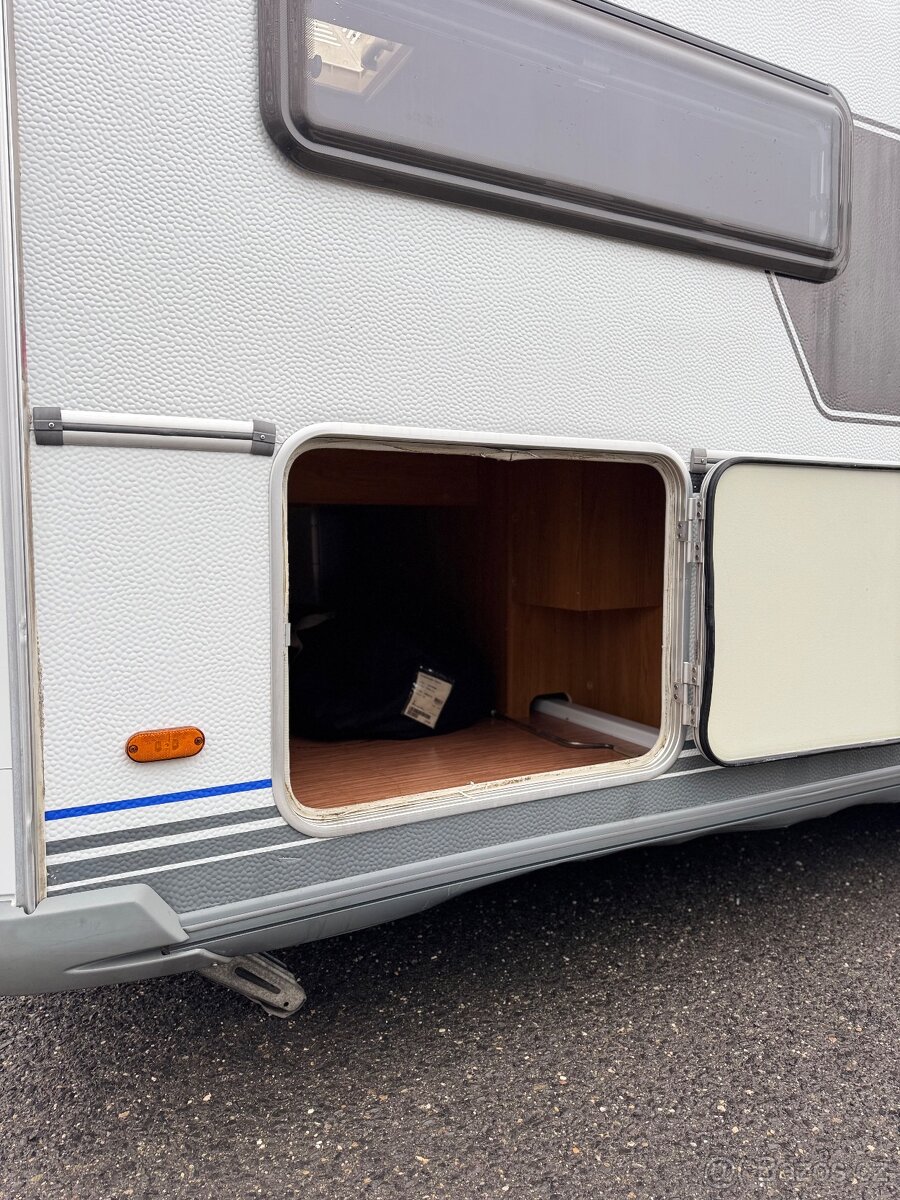 Knaus Royale 580 ~ Extra velká postel - 6