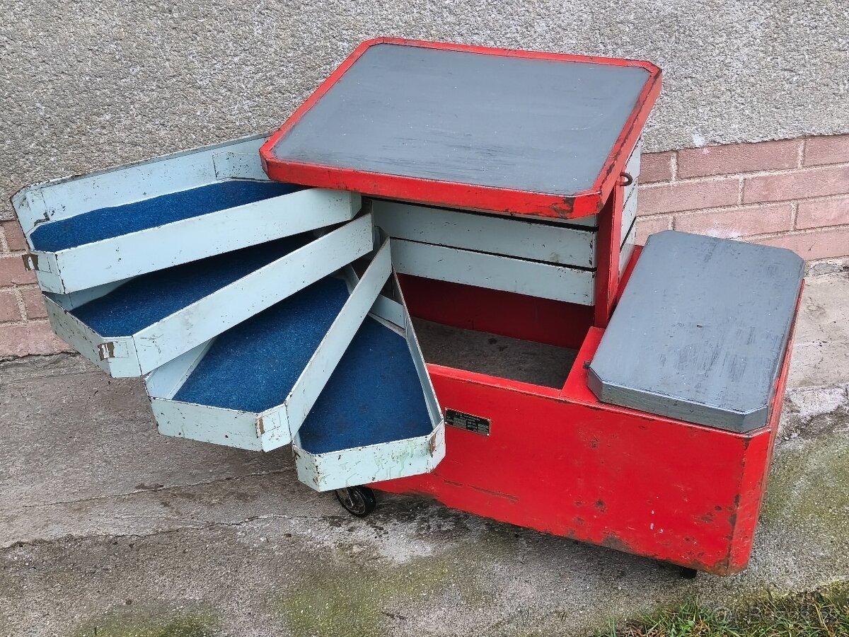 Prodám robustní dílenský vozík na nářadí. - 6