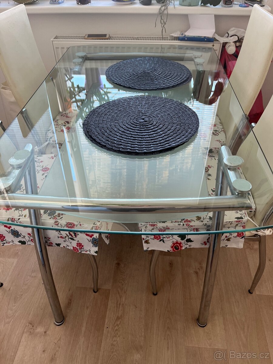Nadčasový skleněný stůl 300 kč + odvoz nutný - 6