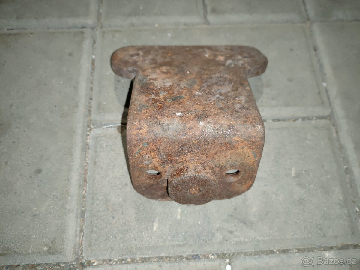 Traktor Svoboda - mezikus pro montáž čerpadla Motorpal - 6