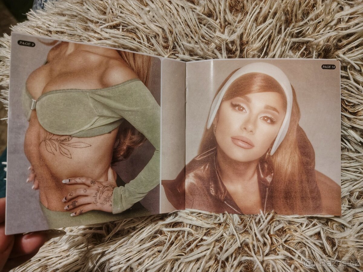 CD Ariany Grande s autogramem - 6