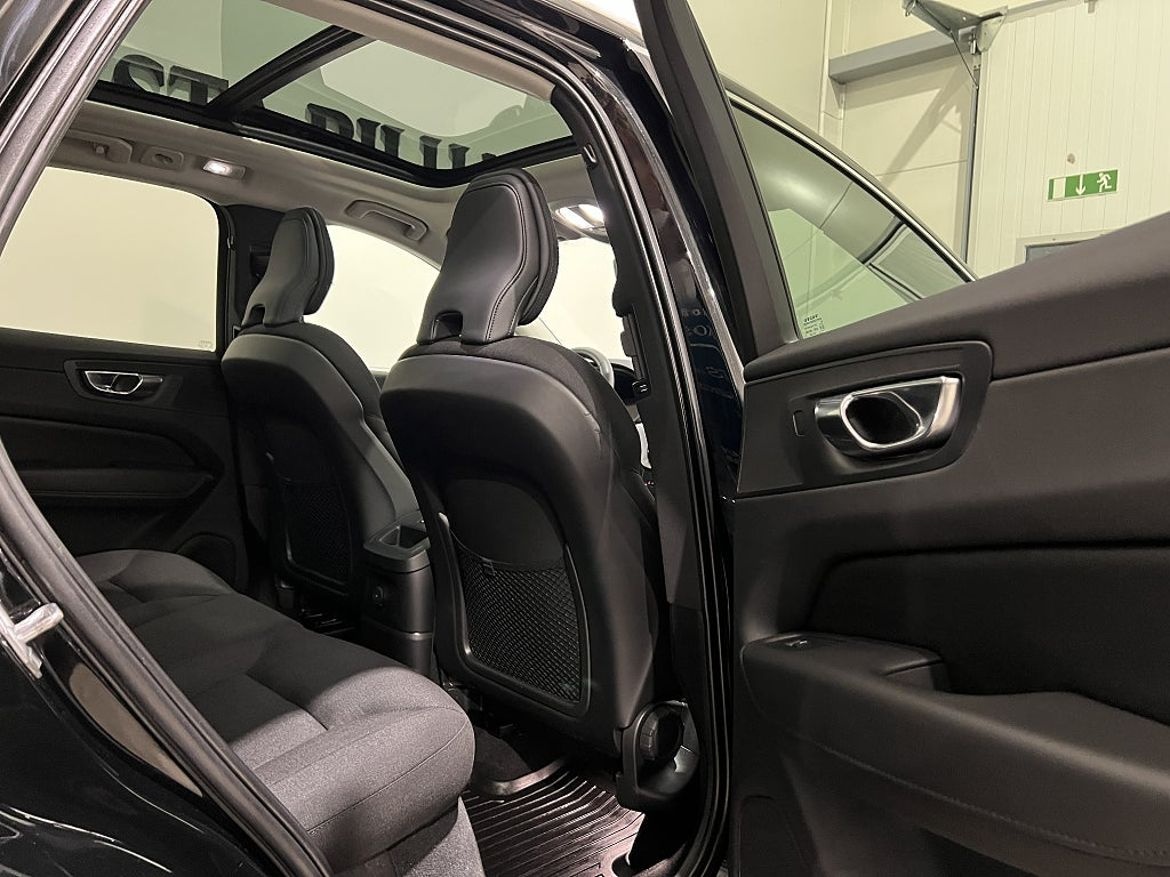 Volvo XC60 Recharge T6 AWD Inscription rok 2022 - 6